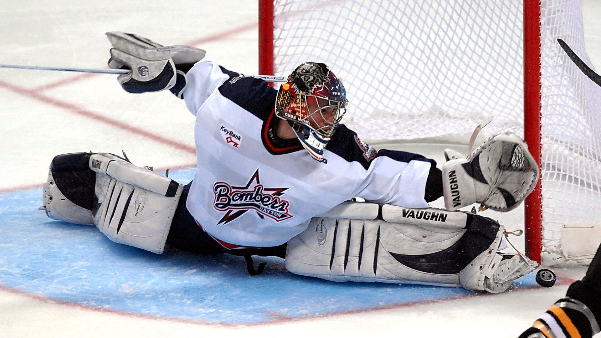 F1赛道上的足球博弈，当法比尼奥在引擎轰鸣中接管乌拉圭式战术压制